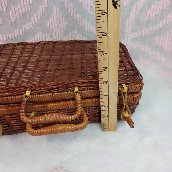 Vintage Woven Straw Rattan Wicker Large Carrying Case Suitcase with Lid Hinge - Picture 9 of 10